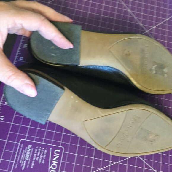 Franco Sarto pointed toe leather uppers silver trim on heel. Size 8M black - Picture 5 of 5